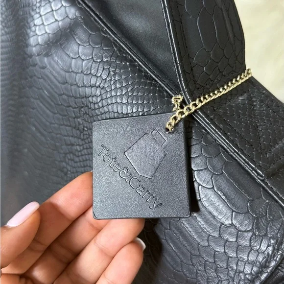 Luxurious Black Crocodile-Embossed Men's Duffel Bag Set - Picture 14 of 15